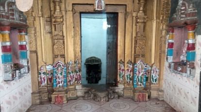 Chhindwara: गोदड़देव मंदिर राज्य संरक्षित स्मारक घोषित, राष्ट्रकूट राजा कृष्ण तृतीय के शासन में हुआ था निर्माण Goddadev temple declared a state protected monument, built during the reign of Rashtrakuta king Krishna III