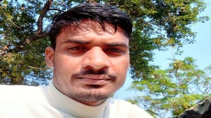 young man committed suicide by hanging himself in Budaun