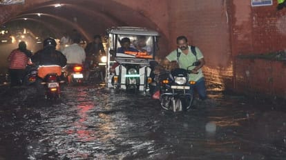 water logging on roads after rain in Bareilly