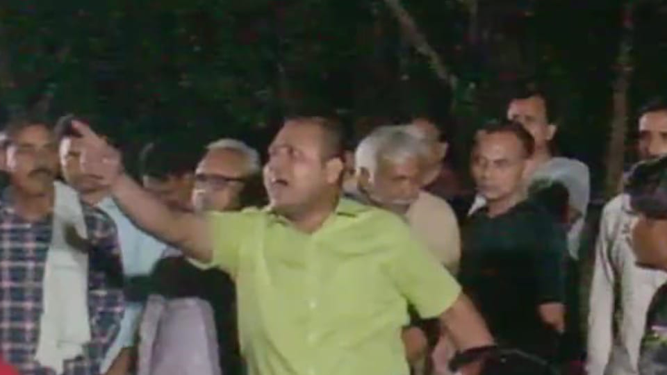 Minister AK Sharma had to face opposition from people who reached for public dialogue in Agra