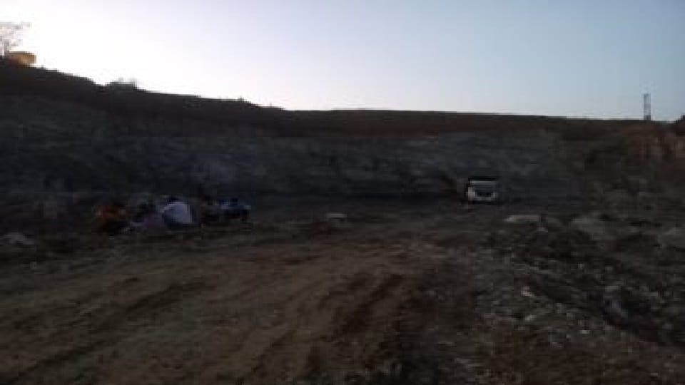 Mineral Department took action in illegal mine of Raigarh Minerals seized a hyva