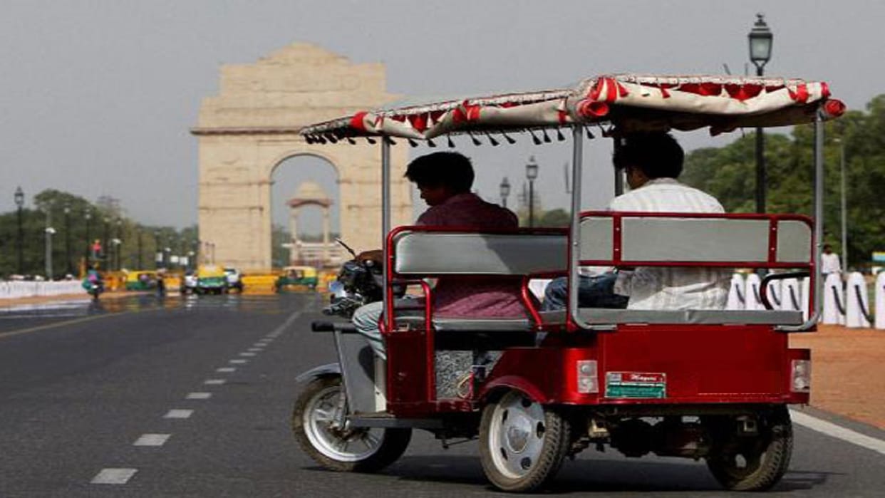Meet Sita Female E-Rickshaw Driver Of Delhi