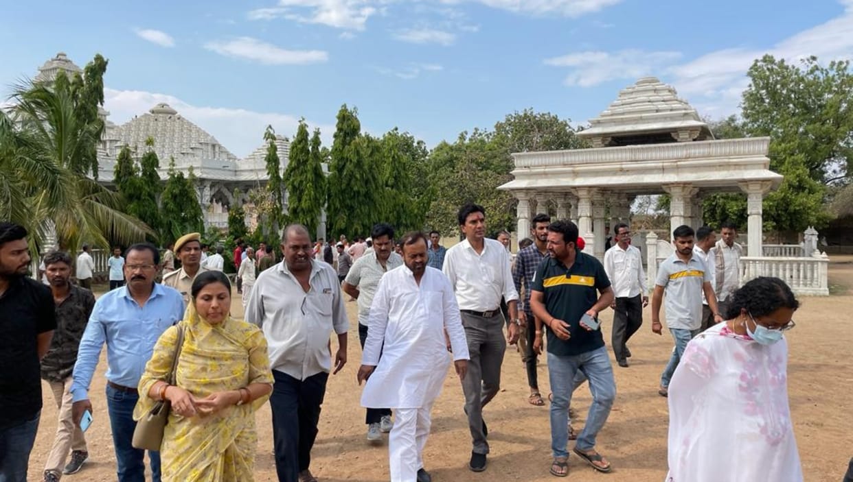 A boy died due to lightning in Khetlaji temple and Four injured in Sirohi MLA met family members