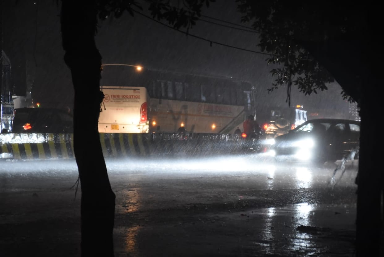 Kanpur Weather Update, Trouble with humidity, Night temperature rises by three degrees, signs of rain from 29
