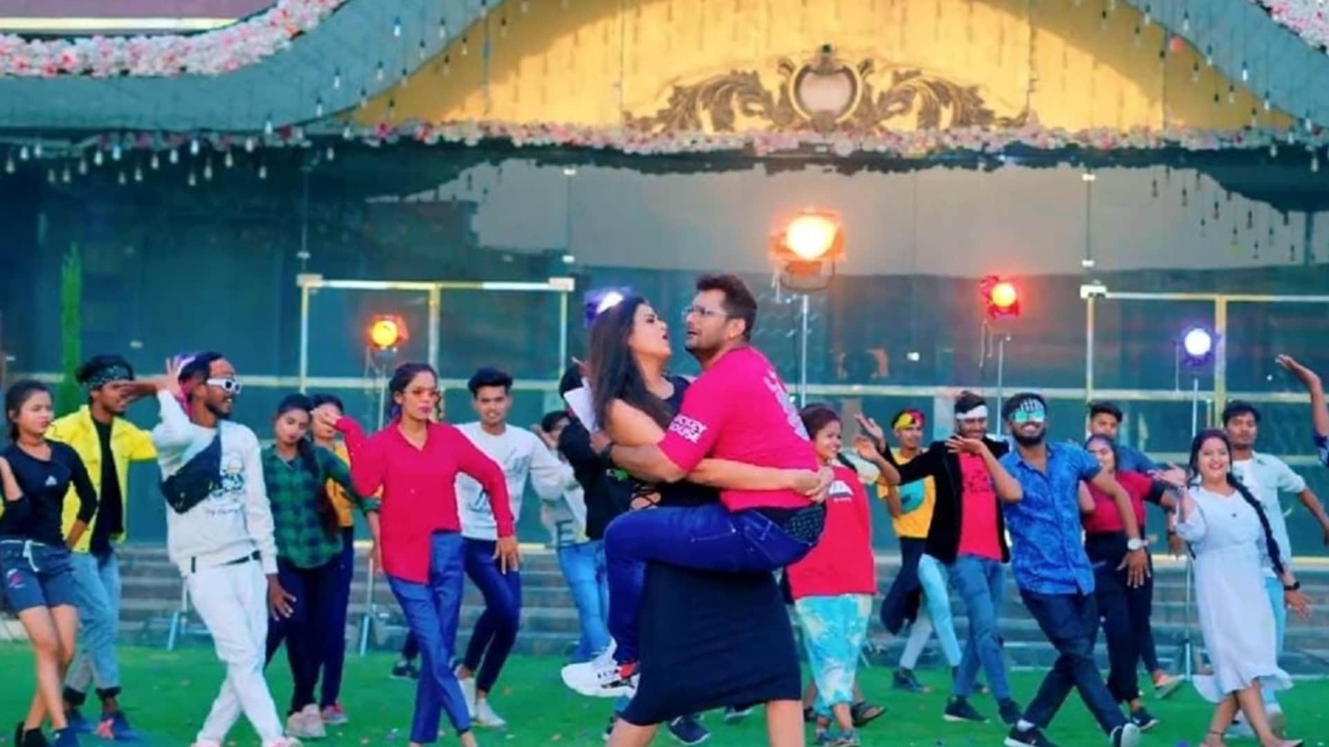 Khesari Lal Yadav new music video release bhojpuri actor danced with actres yamini singh song goes viral