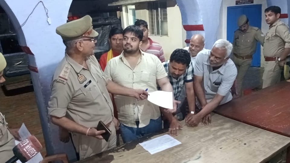 Saraf of Faridpur was caught carrying Rs 61 lakh in car