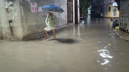 water logging on roads after rain in Bareilly