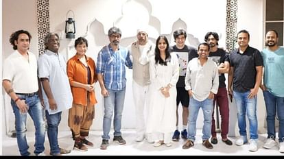 Avantika Dasani: भाग्यश्री की बेटी अवंतिका की पहली फिल्म की शूटिंग शुरू, लखनऊ में साथ दिखेंगे विवान और जावेद Bhagyashree daughter Avantika Dasani makes her debut in Bollywood with film U Shape ki Gully