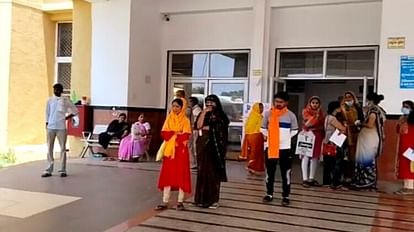 Doctor Strike: ग्वालियर में इलाज न मिलने से मरीज ने तोड़ा दम, परिजनों ने लगाया आरोप Doctor Strike: Patient died due to lack of treatment in Gwalior