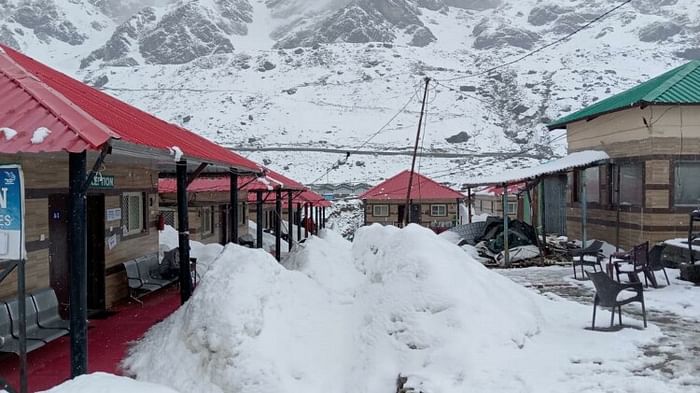 Uttarakhand Weather News Update Snowfall in kedarnath CharDham yatra 2023 Badrinath Watch Photos