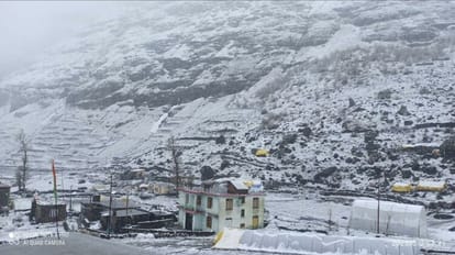 Himachal: लाहौल में बर्फबारी... अटल टनल से वाहनों को आवाजाही बंद, दारचा में फंसे 250 कामगार, कुल्लू में बारिश Himachal Snowfall in Lahaul Movement of vehicles stopped from Atal Tunnel many workers stuck in Lahaul Darcha