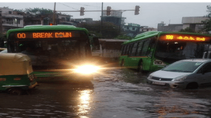 Delhi Traffic Police issued advisory regarding rain in delhi ncr weather update