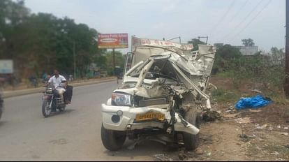 two people killed and many injured in road accident deoria