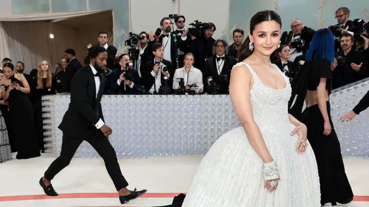 Alia Bhatt Shares her Experience of Met Gala 2023 and says Priyanka Chopra made ease during her first debut