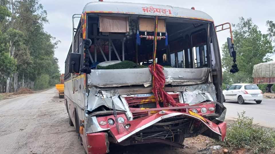 Two police officers Died in road accident in Punjab