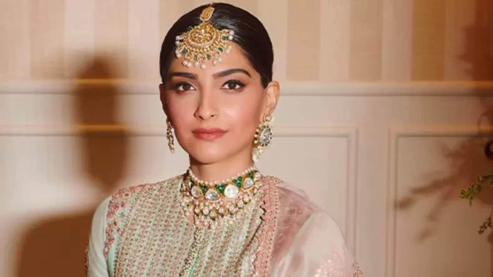 Actors Who Worked as Waiters Before Acting Career from Sonam Kapoor to Ranveer Singh