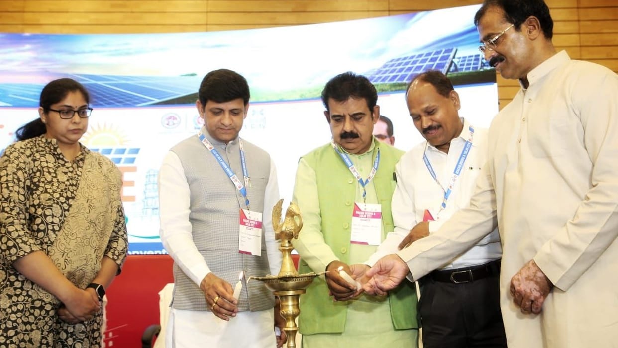 Solar panels will be installed in government offices of Indore