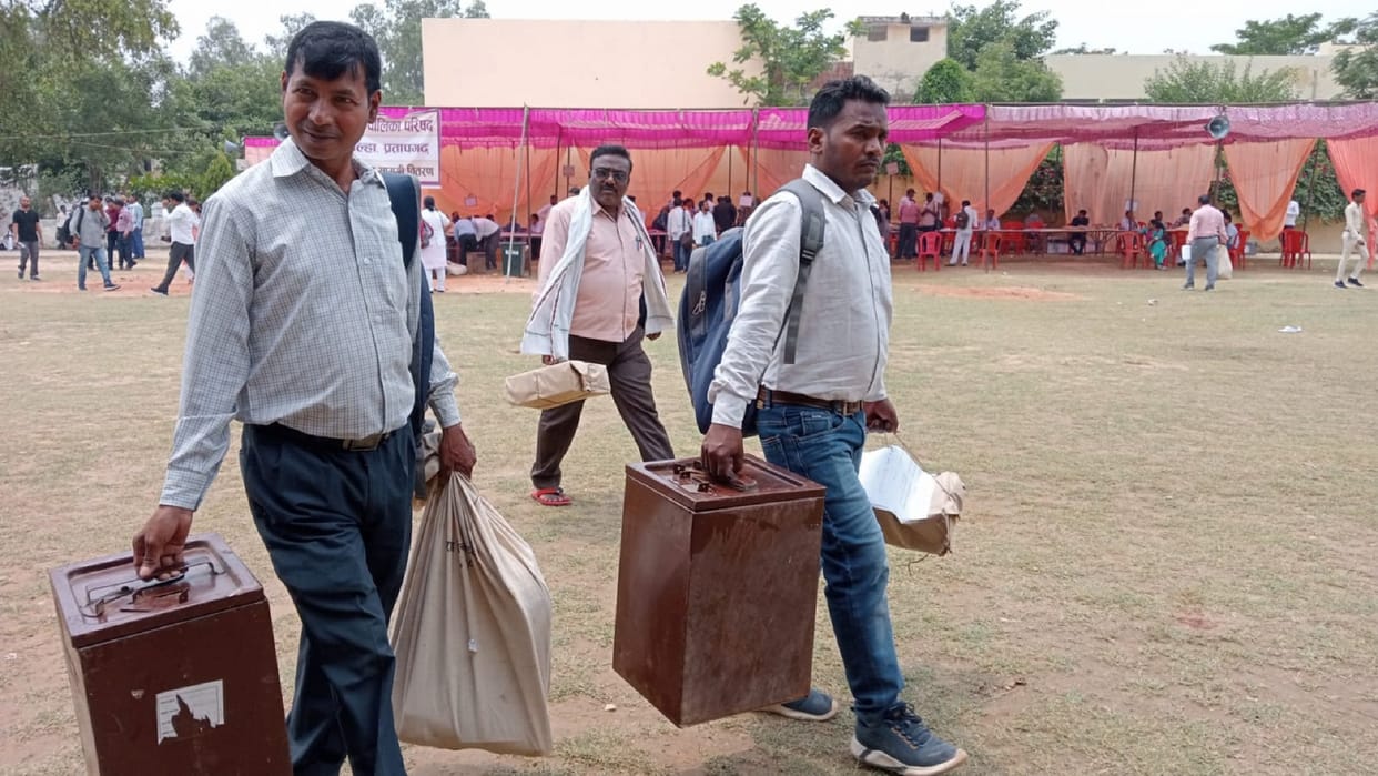 Pratapgarh: 4.57 lakh voters will elect the city government today, urban area divided into 21 zones and 42 sec