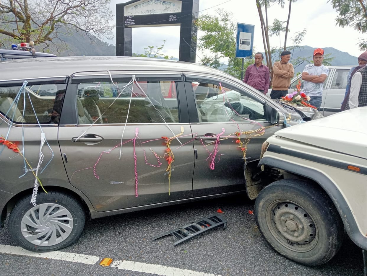 Groom injured in car and bolero collision Accident in tehri Uttarakhand news