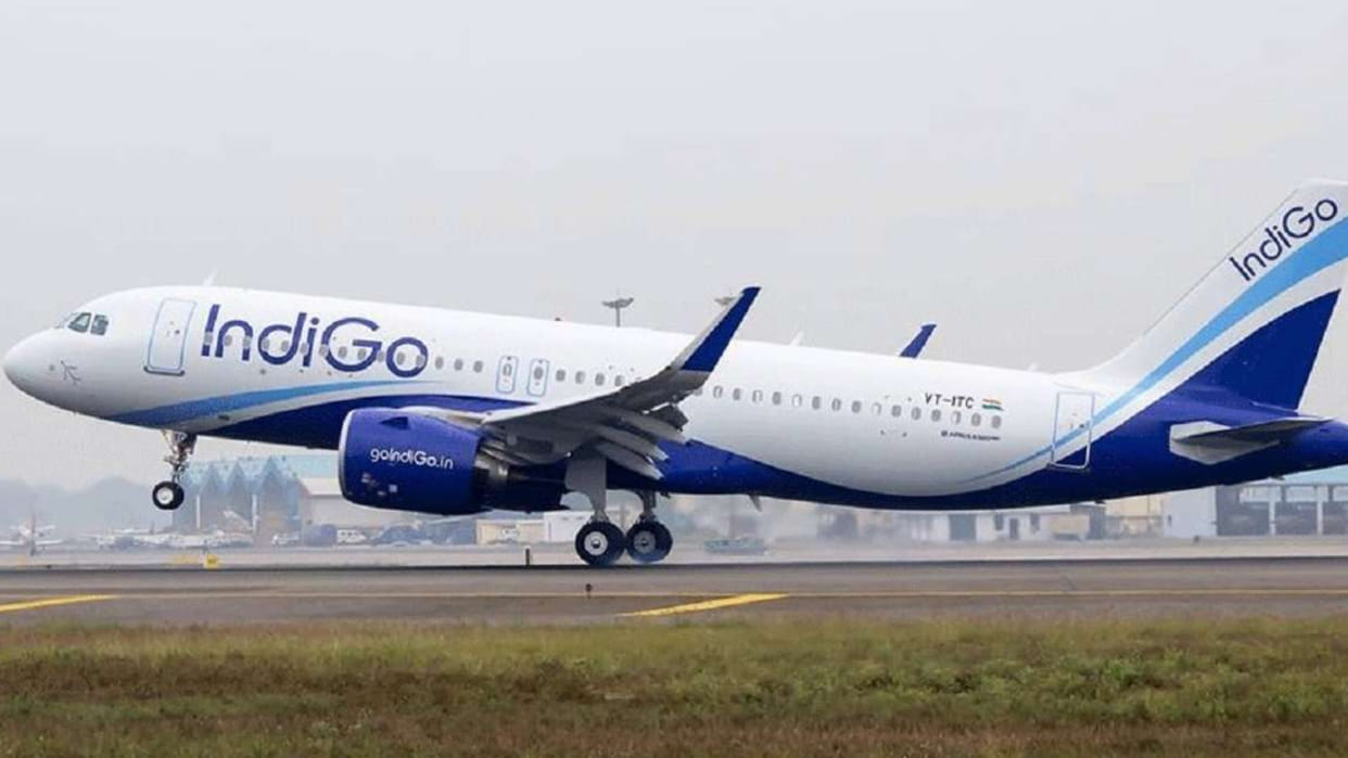 Wheels opened for landing then the flight started flying in the sky