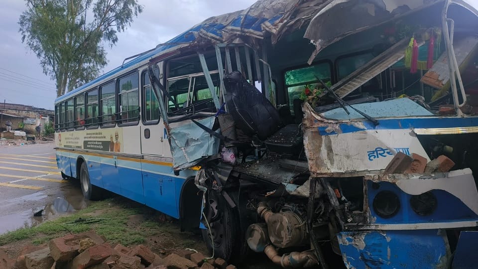 Uncontrolled bus collided with tree and entered shops conductor died on the spot