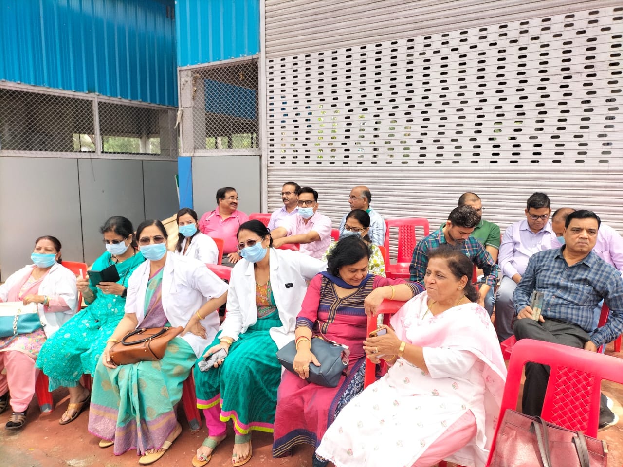 MP News: Patients suffer in hospitals due to strike, one death in Gwalior, government relying on private hospi