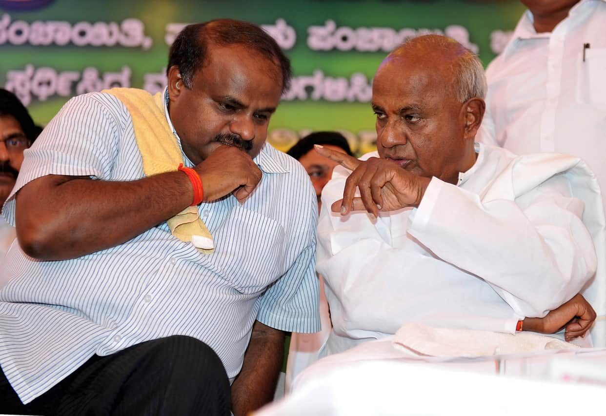 Karnataka Election: KumaraSwamy could be kingmaker again, 28 BJP-Congress leaders joined JDS
