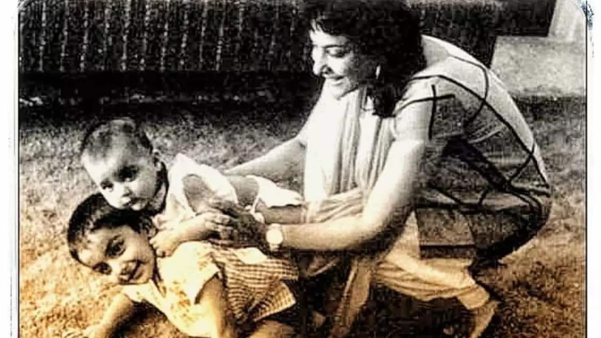 Nargis 42nd death anniversary Sanjay Dutt Priya remember mother with special post