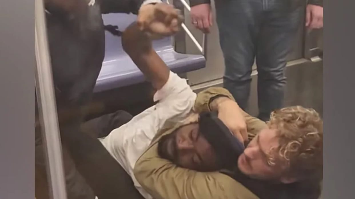 Man dies on New York subway after being put in chokehold by co-passenger