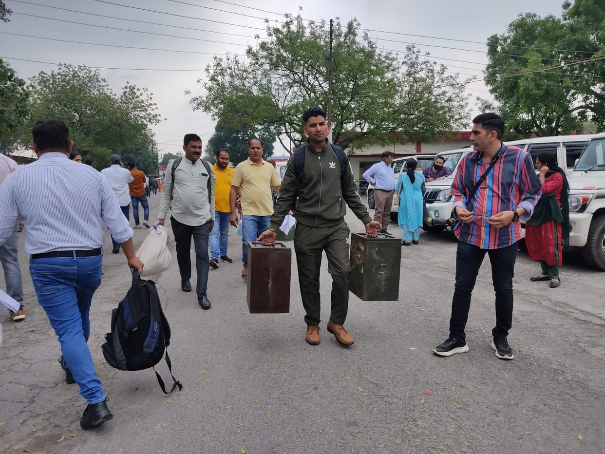 Nikay Chunav 2023: Polling parties left, read- In which districts of western UP polling tomorrow