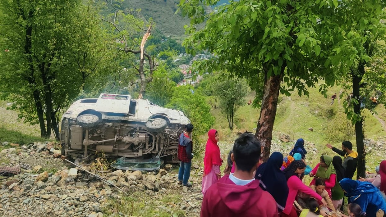 Poonch accident: vehicle fell into gorge one Dead and four Others Injured