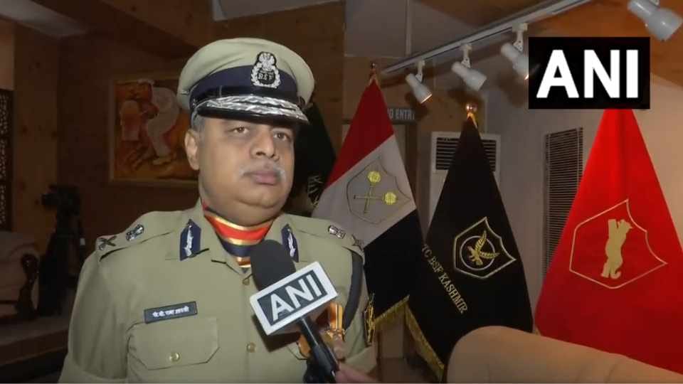 BSF Jawans firing on hundreds of drones and sent them back to Pakistan