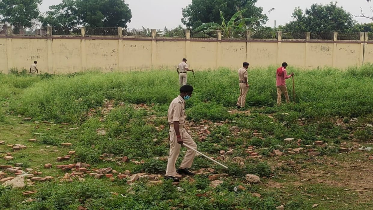 Rifles stolen from three policemen posted in Aloli zone of Khagaria