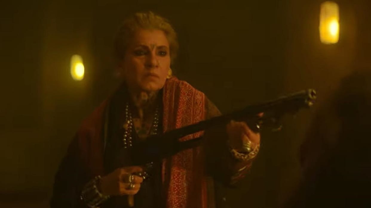 dimple kapadia enjoyed action scenes in saas bahu aur flemingo series stream on amazon prime