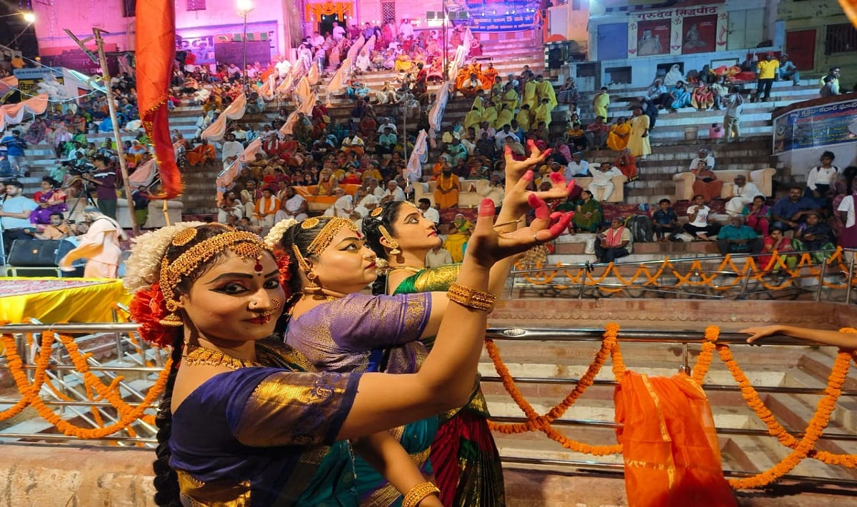 Ganga Pushkar Kumbh Over 11 lakh devotees performed rituals in 12 days in varanasi