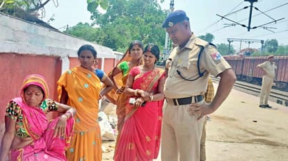 Bihar News:जमुई में ट्रेन की चपेट में आने से तीन लोगों की मौत, दो की हुई  पहचान, एक की शिनाख्त में जुटी पुलिस - Bihar News Three People Died After  Being Hit