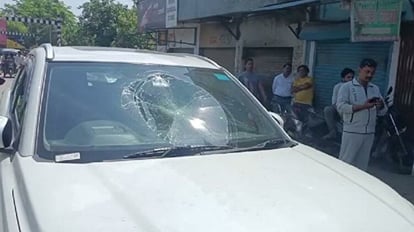 UP Nikay Chunav: लखीमपुर में भाजपा प्रत्याशी की गाड़ी में तोड़फोड़; गोला में बैलेट पेपर का फोटो वायरल UP Nikay Chunav 2023 Updates BJP candidate car vandalized during voting in Lakhimpur