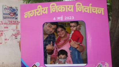 UP Nikay Chunav 2023 Voting less than last time in Varanasi who will get benefit