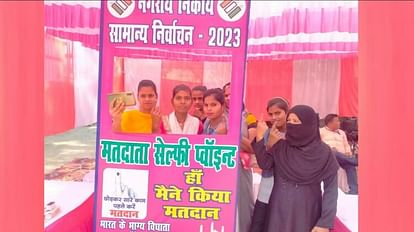 more craze for taking selfies than voting at pink booths