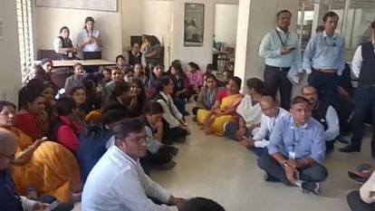 Indore News:जो यूनिवर्सिटी में पढ़ते नहीं, वे काॅलेज में आकर प्रदर्शन करते है Those who do not study in the university, they perform in the college