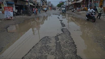 People face man problems due to lack of development in the wards of Bareilly