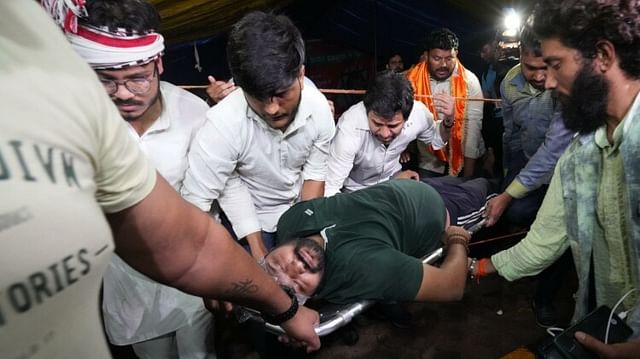 Wrestler Protest Vinesh Sakshi Wept After Clash With Delhi Police Bajrang’s Wife Sought Support See Photos