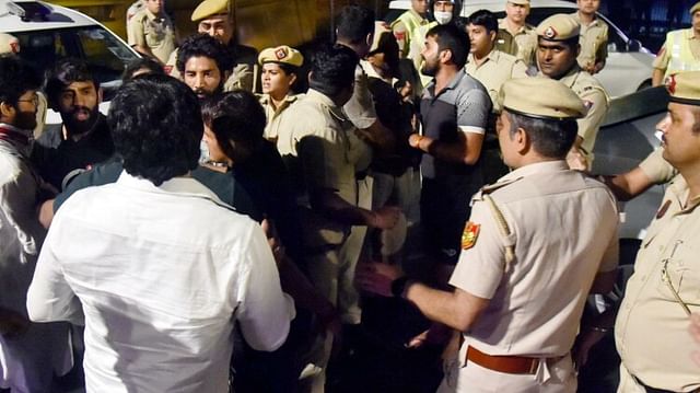 Wrestler Protest Vinesh Sakshi Wept After Clash With Delhi Police Bajrang’s Wife Sought Support See Photos