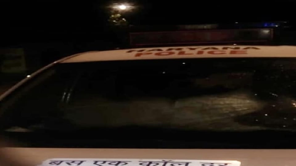 Fighting in the grain market in Ambala, laborers pelted bricks and stones on Dail 112