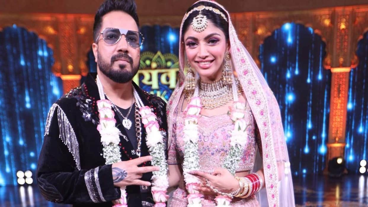 Akanksha Puri breaks silence on marriage with Punjabi singer mika singh know her statement