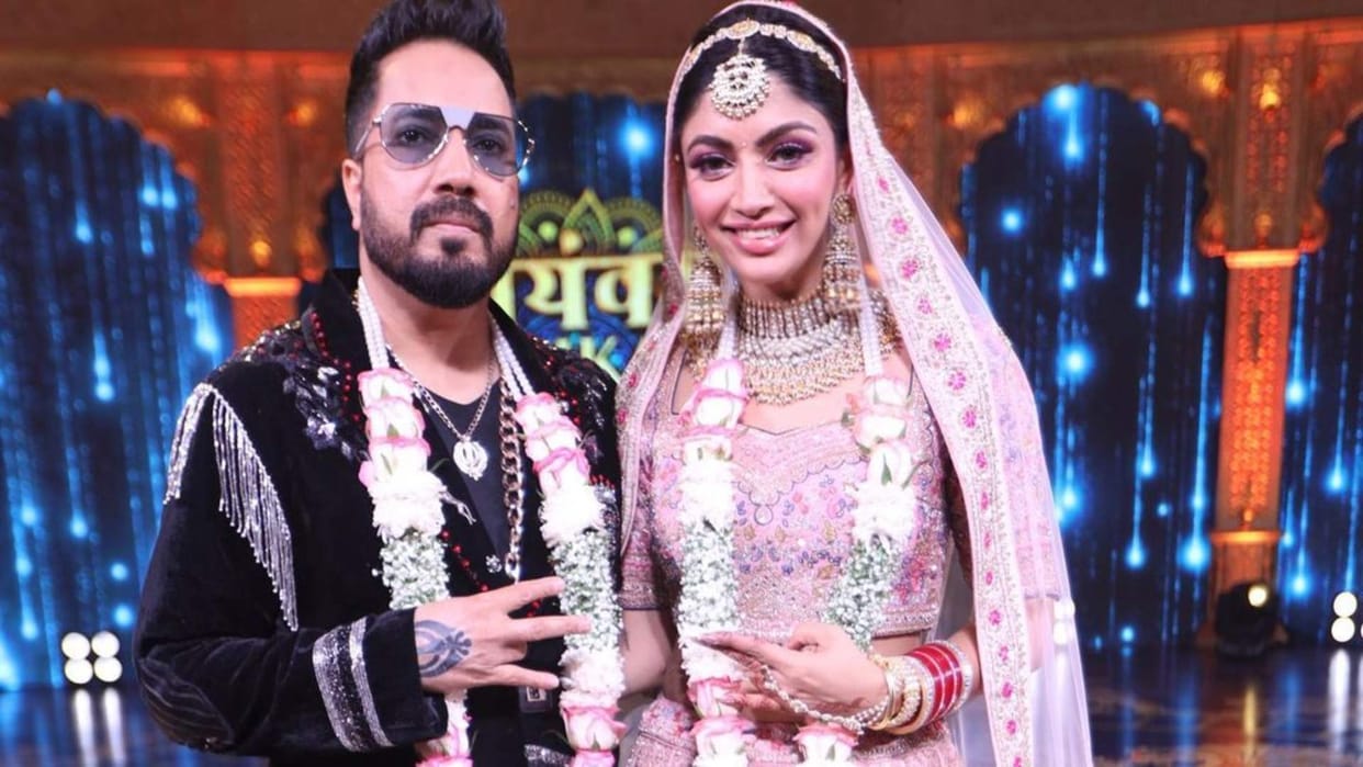 Akanksha Puri breaks silence on marriage with Punjabi singer mika singh know her statement