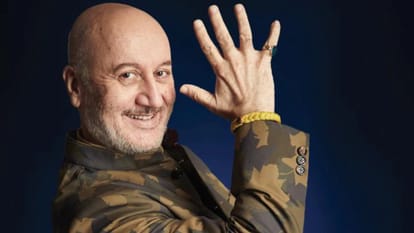 bollywood stars who got financial issue after getting fame shahrukh khan amitabh bachchan Anupam Kher Govinda
