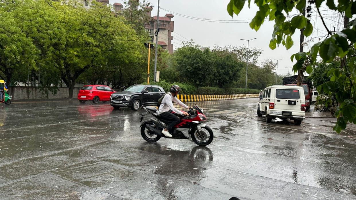 Weather Update: Rain in the day, fog in night, how long will this cycle last? how weather will be next 10 days
