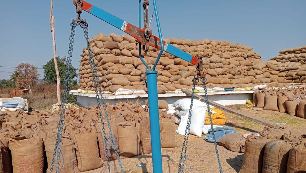 fir on four including samiti manager in of rs 37 lakhs scam in paddy purchase center in kanker