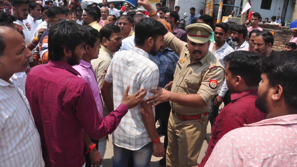 UP Nikay Chunav 2023 Clash between BJP SP supporters in Gorakhpur
